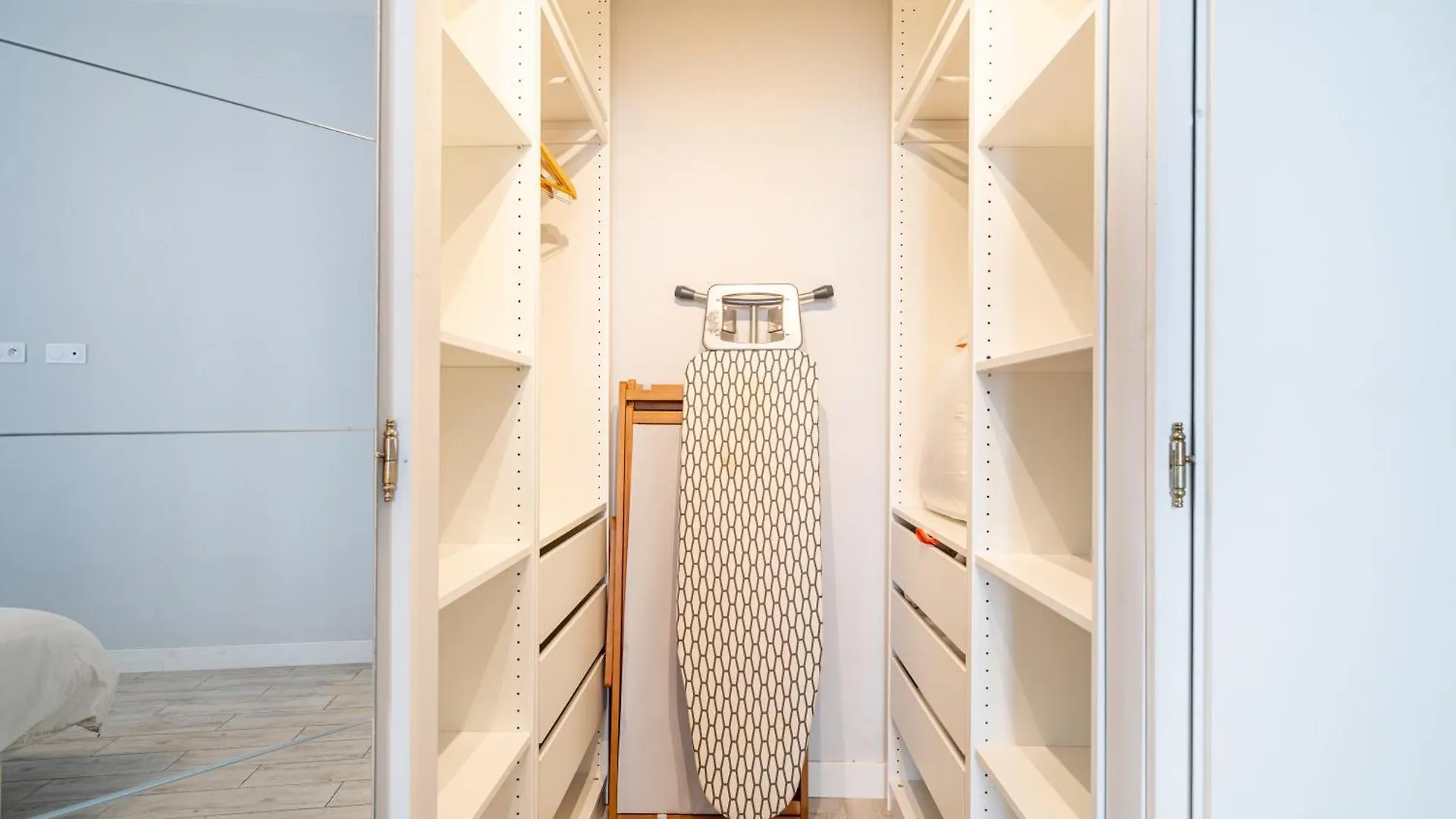Vidal Croisette Apartment Cannes
